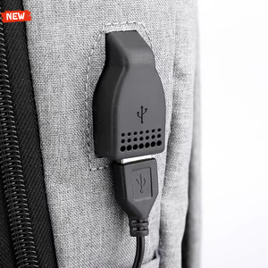 Ensemble de trois pièces <span class=keywords><strong>pour</strong></span> le commerce extérieur, sac à dos unisexe grande capacité 20-35L avec chargement USB, étanche, en polyester Oxford, <span class=keywords><strong>pour</strong></span> ordinateur <span class=keywords><strong>portable</strong></span> - Product Image 4