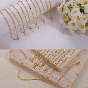 <span class=keywords><strong>AIMEE</strong></span> Chaînes de cheville tendance en acier inoxydable plaqué or avec initiales A-Z, double couche, style cubain, pour femme, idéales pour la plage - Product Image 2