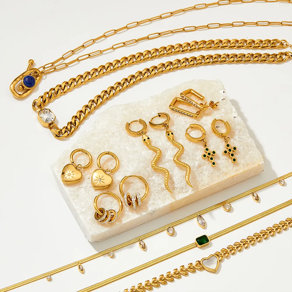 Fabricants professionnels de bijoux en acier inoxydable toutes sortes de colliers pendentif chaîne boucles d'oreilles Bracelet