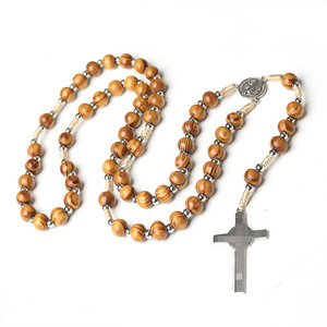 Collier Chapelet en Bois avec Médaille Saint Benoît et Croix Catholique, Bijoux de Prière Religieux Jésus-Christ - Product Image 4