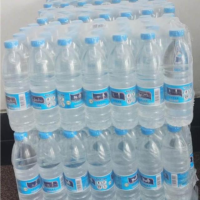 Factory Wholesale Custom Ldpe Shrink Wrap Film Packaging Roll Pe Heat Shrink Film for Mineral Water Bottle