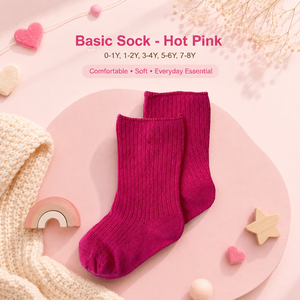 Chaussettes douces rose vif pour bébés, offrant un confort léger, un tissu respirant, une élasticité flexible et un ajustement sûr pour un usage quotidien. - Product Image 3