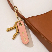 Porte-clés en cuir PU avec logo personnalisé en relief, mini porte-clés portable, cadeaux personnalisés pour hommes et femmes, cadeaux d'anniversaire