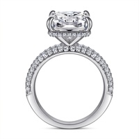 Anpassbarer 925 Sterling Silber Rhodium-Plattierter Damen-Ehering Klassischer Stil Verstellbarer Smaragdschliff Verlobungsring-Set