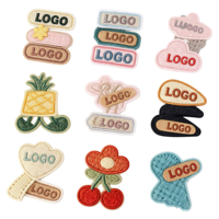 Patch brodé personnalisé, motif mignon de dessin animé, cœur, lettre, fleur, à thermocoller ou à coudre sur tissu, pour vêtements d'enfants, chapeaux, OEM ODM, vente en gros