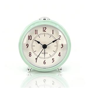 Reloj Despertador de Noche Color Verde Pastel Sin Tictac con Retroiluminación para Habitación de Niñas - Product Image 1