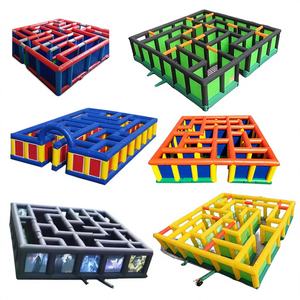 Parcours d'obstacles gonflable en PVC, maison hantée - 8x8x2m, jeu de labyrinthe extérieur pour enfants et adultes par WINWAYTOYS - Product Image 1