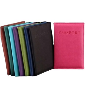 Porta Pasaportes Personalizado de Cuero Sintético para Hombre y Mujer - Funda Protectora Duradera, Ideal para Regalo Promocional - Product Image 2