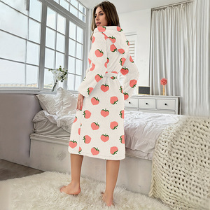Vente en gros de robes de nuit européennes et américaines décontractées grande taille vêtements de maison peignoirs chauds et épais pour femmes - Product Image 3