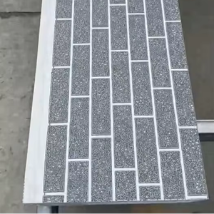 Panneaux sandwich en acier métallique PU pour l'intérieur et l'extérieur des chambres froides, résistants au feu, écologiques, isolants thermiques - Product Image 1