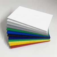 Agent de gonflage en poudre jaune pour moulage par injection et extrusion de profilés de portes et de panneaux en PVC et WPC