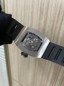 Montre mécanique entièrement automatique pour homme, au design épuré, étanche, idéale pour les affaires et un usage quotidien élégant. - Product Image 5