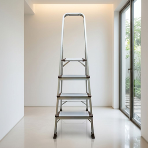 Échelle pliante en aluminium robuste et légère avec marches larges antidérapantes, échelle compacte en chevrons pour la maison - Product Image 1
