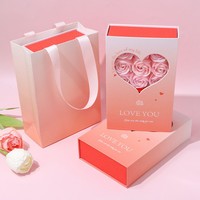 Scatola Regalo Personalizzata con Design a Libro e Finestra, per Gioielli, con 9 Rose Eterne di Sapone, per Anelli e Collane