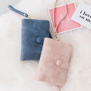 Nouvel Arrivage Transfrontalier : Portefeuille en PU Givré pour Femme, Style Coréen, Court, Tendance Étudiante, Mignon, à Trois Volets, Multi-emplacements pour Cartes - Product Image 1