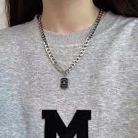 Collier de plaque signalétique à la mode pour hommes à la mode All-Match Design Light Luxury Niche Fashion Stainless Steel Pearl Clavicule Chain Cubain