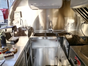 Camion de restauration mobile personnalisable pour chocolat, glaces, burgers, frites et autres snacks, destiné aux usines de snacks, vignobles et commerces de détail - Product Image 6