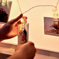 Guirlande lumineuse LED transparente IP65 en gros avec clip, pour mur photo, décoration de fête, avec boîte à piles et télécommande USB