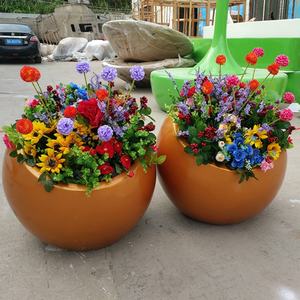 Prix d'usine, jardinières sphériques multicolores en résine et fibre de verre pour centre commercial/décoration extérieure - Product Image 1