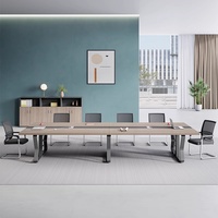Design minimaliste moderne pour bureaux et salles de conférence, tables de réunion