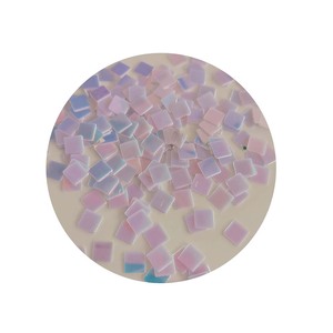 Confettis PVC carrés arc-en-ciel de 5 mm, en vrac, 500 g/sac, pour bricolage, nail art, décorations de fêtes, mariages et anniversaires - Product Image 2