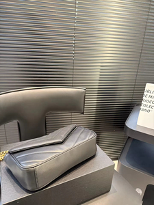 Bolso de Hombro Cruzado de Lujo con Cadena y Diseño de Chevron Acolchado Inspirado en Diseñadores, Bolso de Solapa para Mujer al por Mayor - Product Image 5