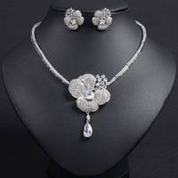 Set Kalung Bunga Kristal Mewah Berlapis Emas dengan Cubic Zirconia, Choker Floral, Liontin Tetesan Air Mata, Anting Stud, Perhiasan Pernikahan