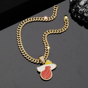Collar con Colgante Personalizado del Miami Heat, Chapado en Oro de 14K, Aleación de Zinc, Diamantes CZ, Joyería Hip Hop para Fanáticos del Baloncesto, Unisex - Product Image 5