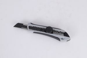 Keskin siyah bıçaklar ile çok fonksiyonlu geri çekilebilir maket bıçağı ofis için 18mm kesici bıçak - Product Image 2