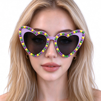 Lunettes de soleil en plastique pour femmes, accessoires de carnaval Mardi Gras, jaunes, vertes, violettes, avec perles et cœurs