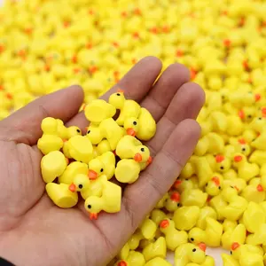 Adornos de figuras en miniatura de pato amarillo, accesorios de decoración de micropaisaje, dijes de resina de animales de imitación, artesanías