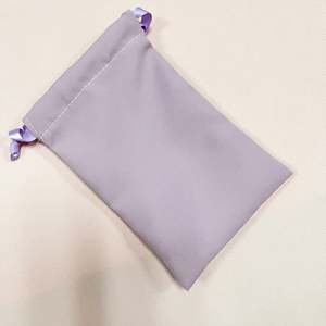 Sacs cadeaux en coton biologique personnalisables avec cordon de serrage et design recyclable pour l'emballage de cadeaux - Product Image 1