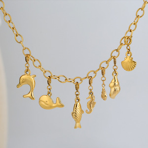 Dijes de Acero Inoxidable con Baño de Oro PVD de 18K con Diseño de Vida Marina |   Colgantes con temática de delfines, ballenas, caballitos de mar, estrellas de mar, conchas marinas y elementos marinos - Product Image 4