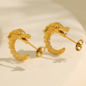Boucles d'oreilles en forme de tête de dragon de style chinois, en or, unisexes, à porter au quotidien - Product Image 2