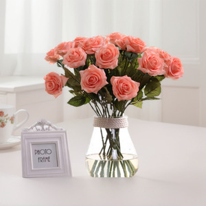 Roses en soie tactiles réalistes faites à la main <span class=keywords><strong>Ted</strong></span> Baker Pétales de fleurs passion Décoration de mariage Fleurs artificielles Utilisation murale - Product Image 3