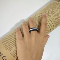 Verstellbarer Silikon Religiöser Kronenring mit Saphir-Imitation Rhodium-Plattiert für Frauen & Männer Hochzeitstag OEM