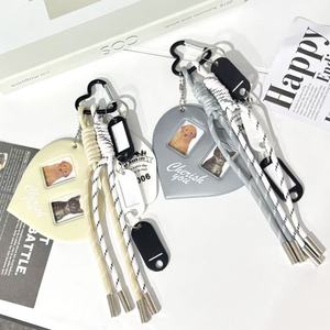 Portatarjetas <span class=keywords><strong>de</strong></span> fotos con forma <span class=keywords><strong>de</strong></span> corazón grande estilo coreano, colgante vintage para tarjetas <span class=keywords><strong>de</strong></span> ídolos, protector <span class=keywords><strong>de</strong></span> photocards, accesorio para llavero - Product Image 4
