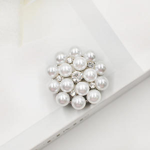 Boutons de manchette de luxe en gros, élégants, avec fleurs, perles et strass, écologiques, pour femmes, accessoires de robe - Product Image 3