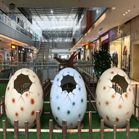 Maßgefertigte Riesige Osterei-Skulptur aus Glasfaser, Bunt Bemalte Ei-Statue für Einkaufszentrum Feiertags-Themen-Dekoration