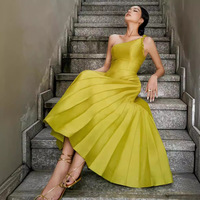 Robe d'été plissée à une épaule Jaune Vêtements longs pour femmes 24 New Niche Design High Quality Tight Elegant Bridesmaid Dresses