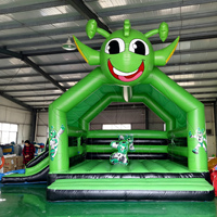 Structure gonflable à thème crocodile avec toboggan, structure de jeu gonflable extérieure commerciale pour les fêtes d'enfants et les aires de jeux