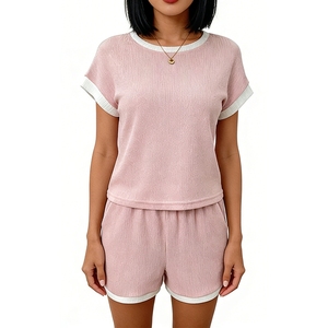 ชุดนอนผู้หญิงแบบถักลายริบ - เสื้อแขนสั้นแต่งขอบตัดกัน กางเกงขาสั้น ชุดเซ็ต 2 ชิ้น ชุดลำลองแฟชั่นสำหรับผู้หญิง - Product Image 3
