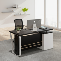 Bureau d'écriture moderne pour cadre dirigeant avec tiroirs, panneau en bois extensible, mobilier de bureau simple et contemporain, bureau informatique