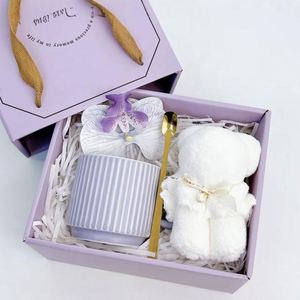 Coffret Cadeau de Noël Festif Personnalisable avec Logo, Tasse en Céramique Couleur Unie Style Chinois Ornée de Perles, Couvercle, Cuillère et Boîte, Artisanat du Verre de Guangdong - Product Image 1