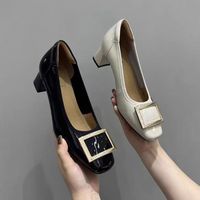 Chaussures plates confortables et élégantes à bout carré et fermé, coupe basse