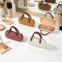 Étui à lunettes classique portable à coque rigide avec poignée, imprimé bleu et blanc, style mini sac à main, boîte à lunettes de soleil à clapet