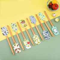 Spatule à crème en bois à long manche, design floral créatif, tête en silicone, résistante au lave-vaisselle et au four jusqu'à 230°C
