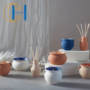Pots à bougies en terre cuite faits à la main, récipients à bougies en argile, élégants supports de bougies rustiques pour salon, chambre et table. - Product Image 4