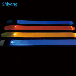 โปรโมชั่นขายส่งไฟวิ่งกลางคืนแบบกำหนดเอง สายรัดข้อมือ LED - Product Image 6