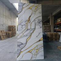 Panel Dinding PVC Gaya Modern 1220*2440 MM UV Glossy Motif Marmer Fleksibel Tahan Air Tahan Api untuk Apartemen